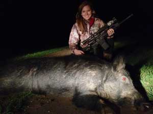 Hogzilla taken down by a woman with a X-28 clip on thermal rifle scope